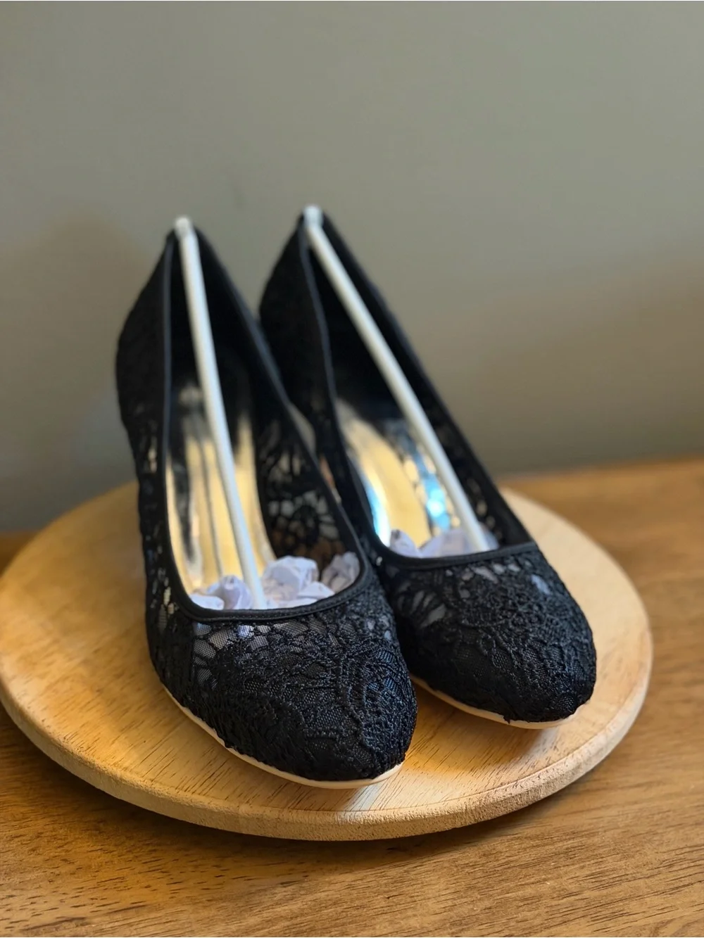Black Lace Kitten Heel Pumps for Women
